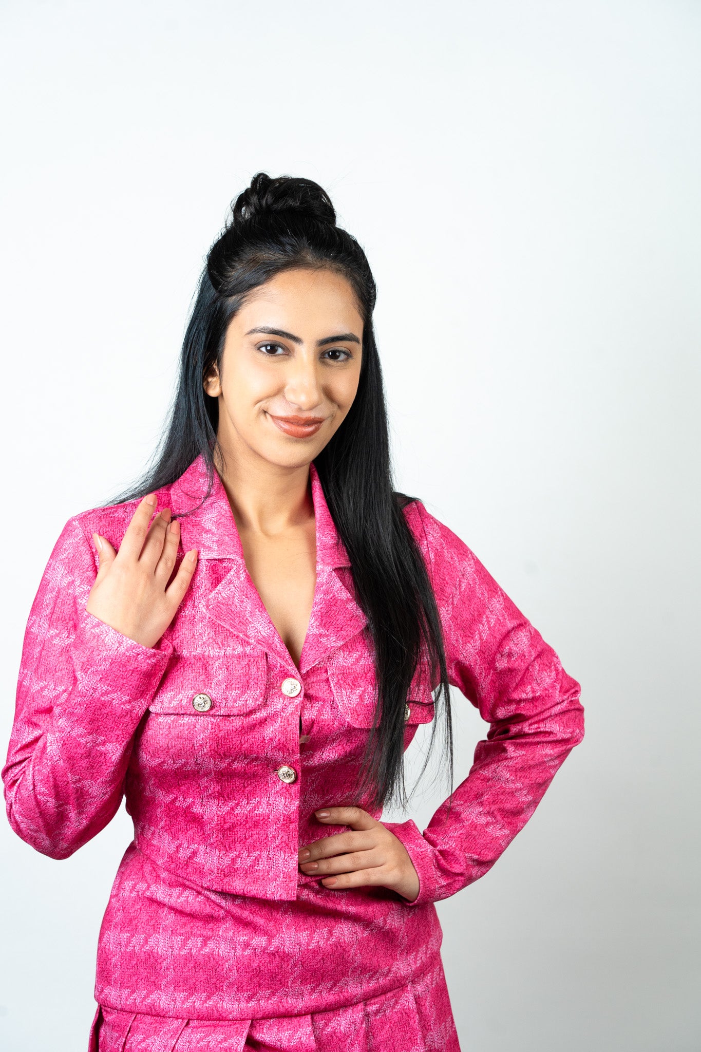Front Angled View of Model Wearing Dolcy Messy Hair Bun in Jet Black – Showcasing Chic Half-Up Bun Updo for an Effortless Everyday Style